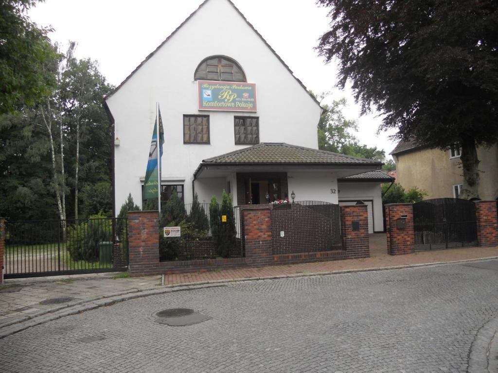 Pensjonat Rezydencja Parkowa Lägenhet Wrocław Exteriör bild